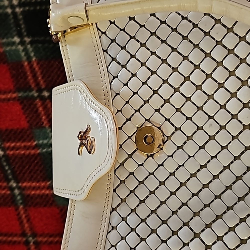 White R Purse - Chain Mail - Picture 10 of 16